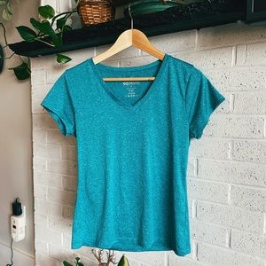 🦋 NWOT Short Sleeved Workout Top 🦋